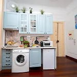 דירה Bright 1-bedroom With High Ceilings In *
