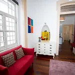 Bright 1-Bedroom Apartment With High Ceilings In Central Lisbon * Lisboa