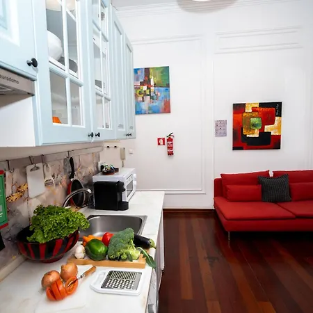 Bright 1-bedroom With High Ceilings In