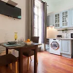 Bright 1-Bedroom Apartment With High Ceilings In Central Lisbon Appartement