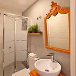 Appartement Bright 1-Bedroom Apartment With High Ceilings In Central Lisbon
